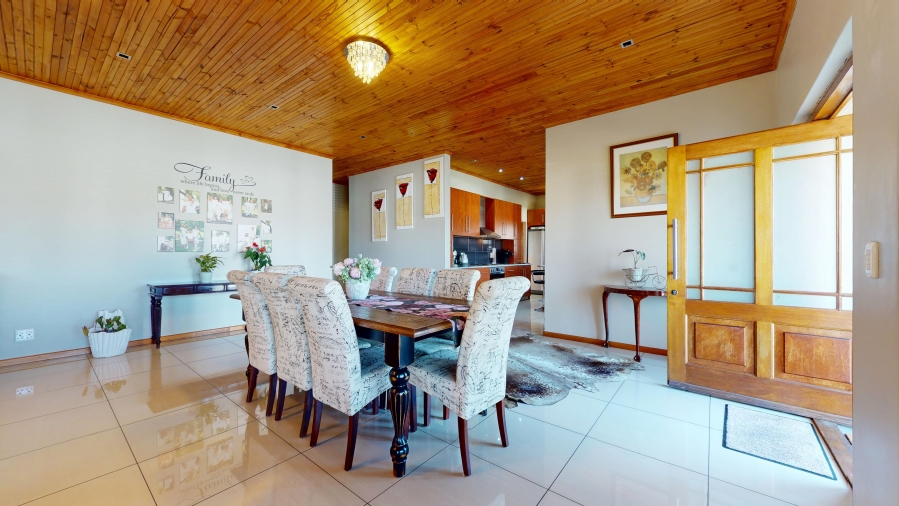 4 Bedroom Property for Sale in Nuwe Uitsig Western Cape